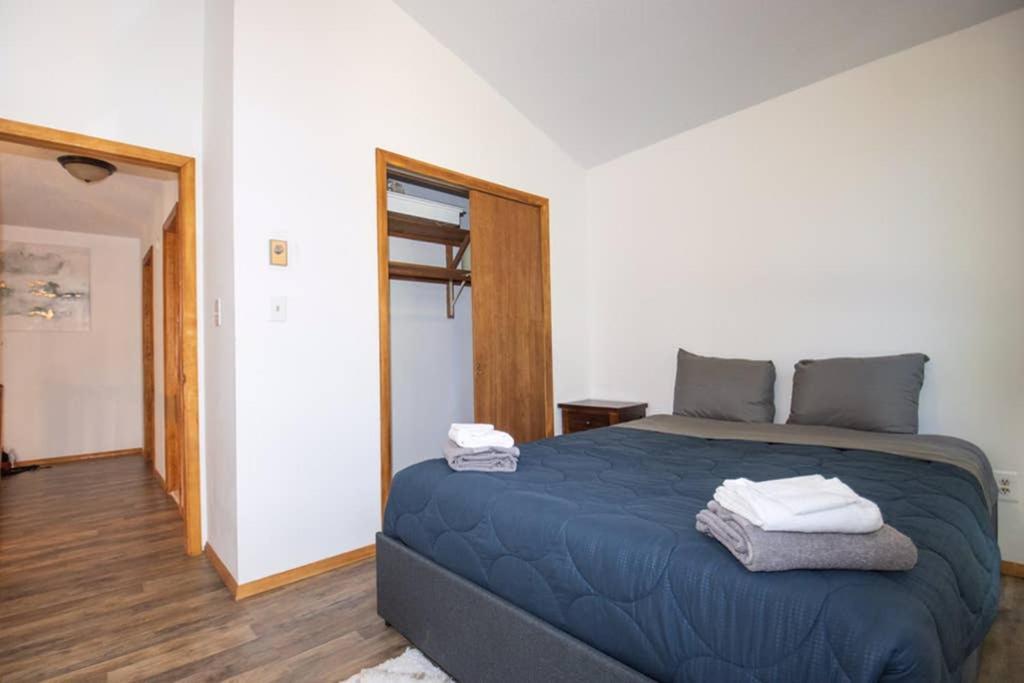 Entire 3 Bedroom Adventure Chalet, Near The Best Of The Poconos East Stroudsburg Ngoại thất bức ảnh