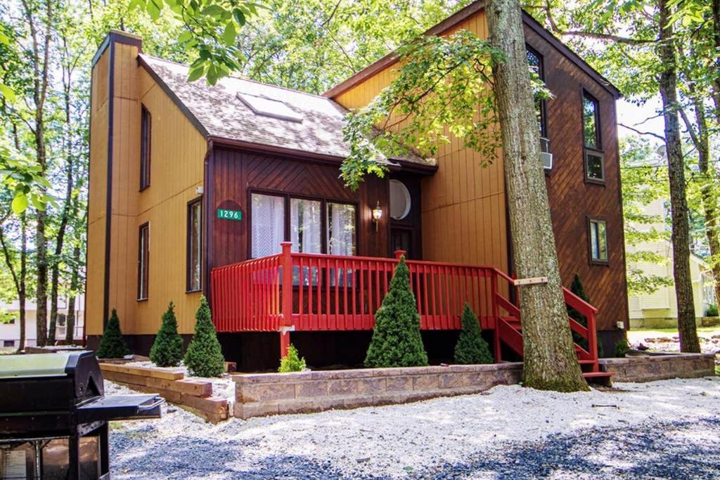 Entire 3 Bedroom Adventure Chalet, Near The Best Of The Poconos East Stroudsburg Ngoại thất bức ảnh
