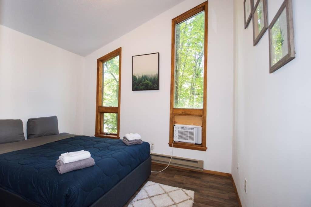 Entire 3 Bedroom Adventure Chalet, Near The Best Of The Poconos East Stroudsburg Ngoại thất bức ảnh